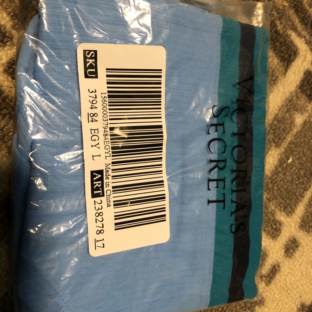 3 pairs of assorted undwear